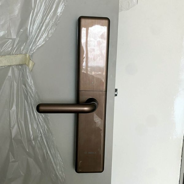 Thi công lắp đặt Khóa cửa vân tay Bosch ID80 EU