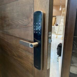 Hình ảnh thực tế của Khóa cửa vân tay Bosch ID60 EU
