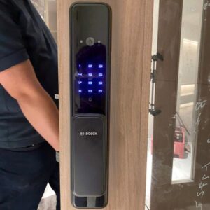 Một số hình ảnh thực tế của Khóa cửa vân tay Bosch EL600VF EU