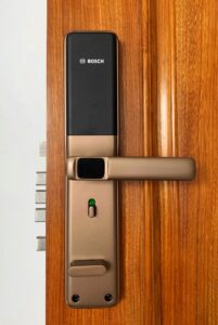 Khóa cửa vân tay Bosch ID30 EU Amber Gold