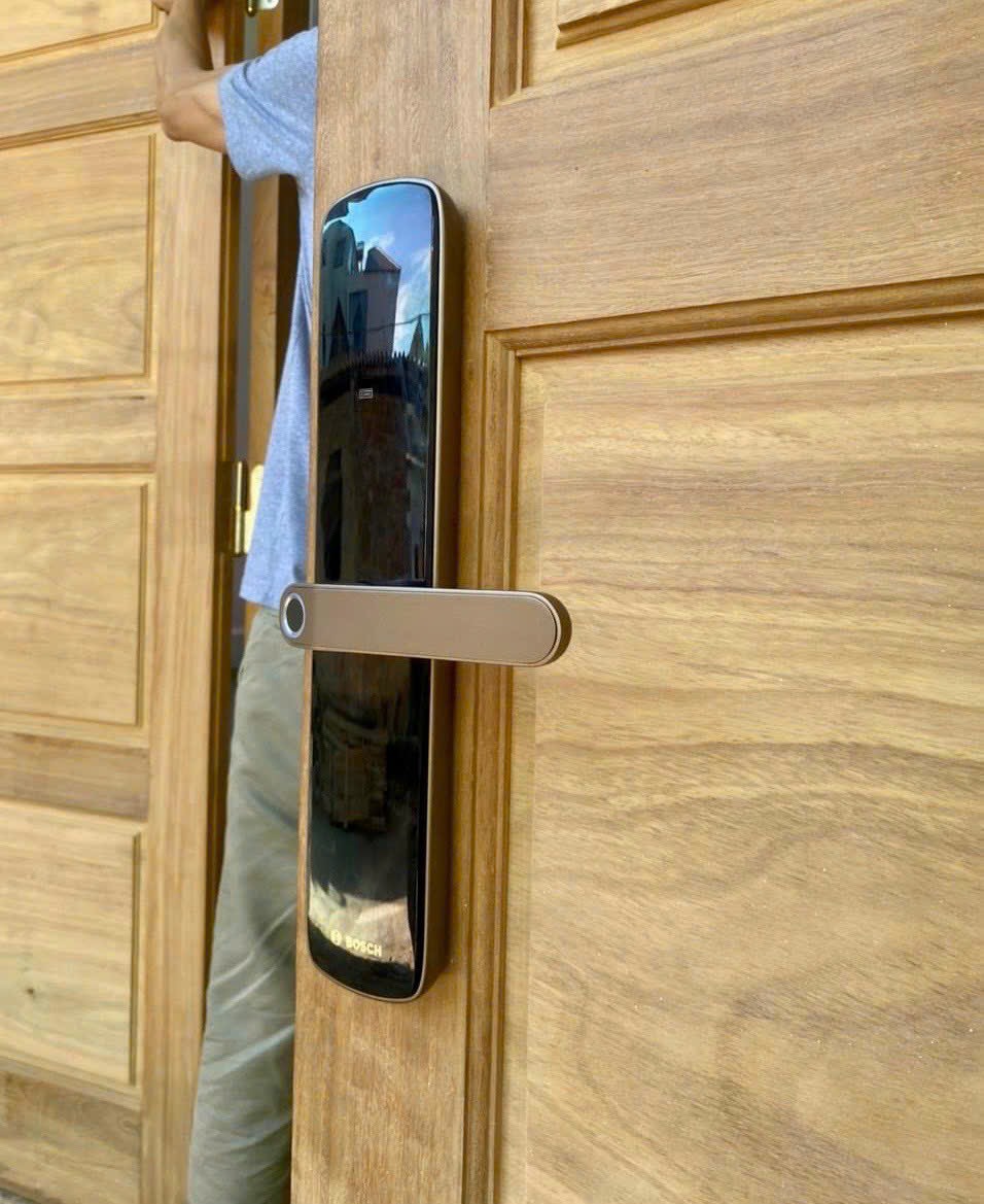 Khóa cửa vân tay Bosch ID60 EU